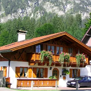 Apartment Ferienwohnung Bernhard Ostler, Garmisch-Partenkirchen